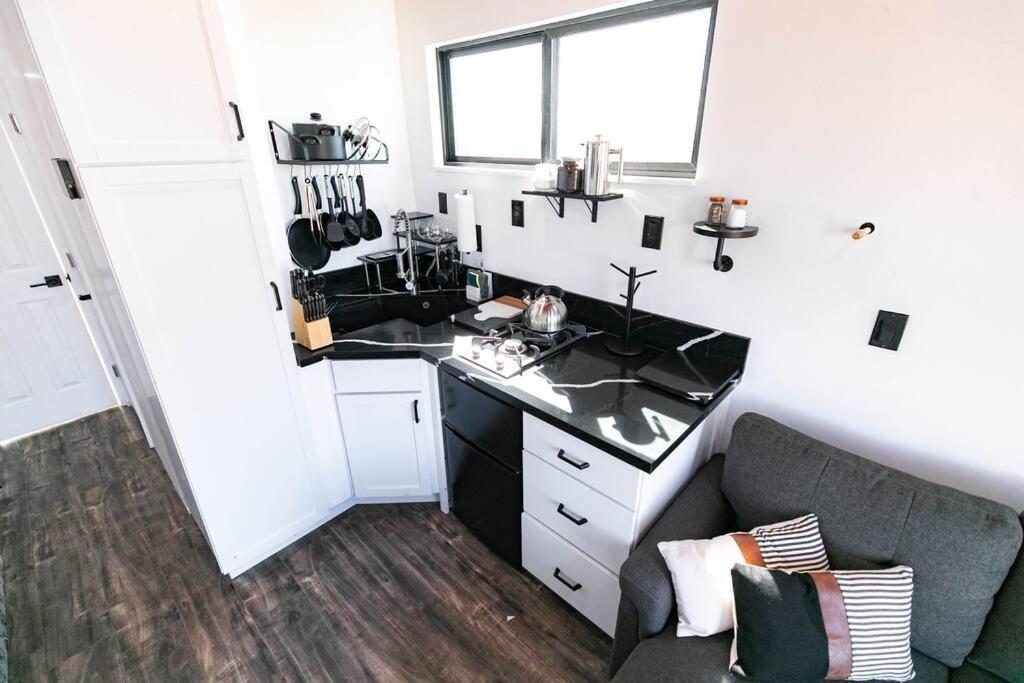 Grand Canyon Stargazing Off-Grid Tiny Home Valle ภายนอก รูปภาพ