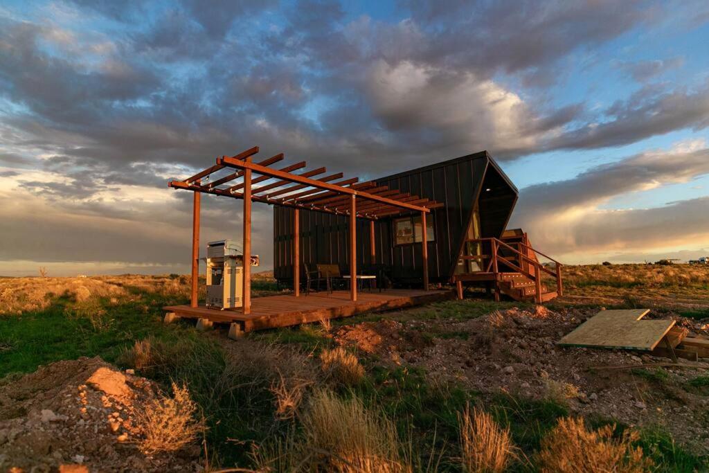 Grand Canyon Stargazing Off-Grid Tiny Home Valle ภายนอก รูปภาพ